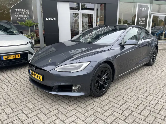 Tesla Model S 2