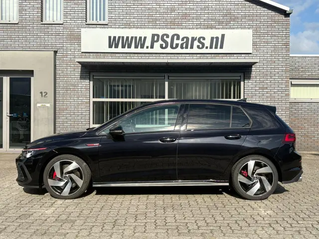 Volkswagen Golf 2.0 TSI GTI 2021 Benzine 2