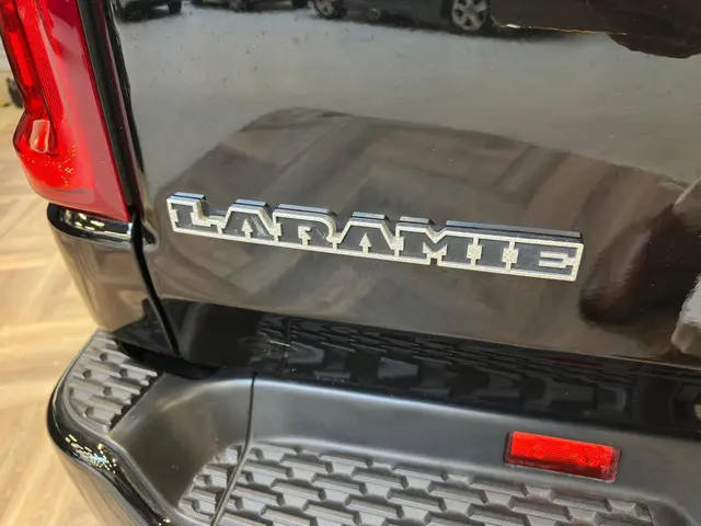 Dodge Ram 1500 5.7 V8 4x4 Crew Cab Laramie 2024 LPG/Gas 10