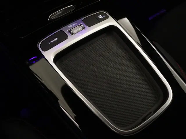 Mercedes-Benz CLA 180 AMG Line 2024 Hybride Benzine 29