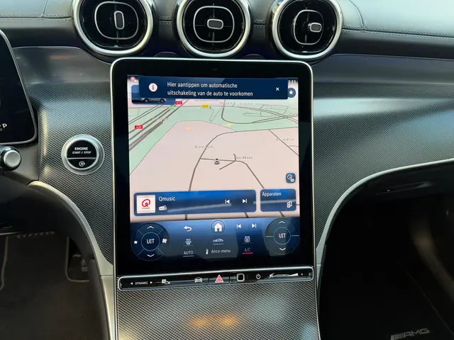 Mercedes-Benz GLC 200 4MATIC AMG Line 2024 Benzine 14