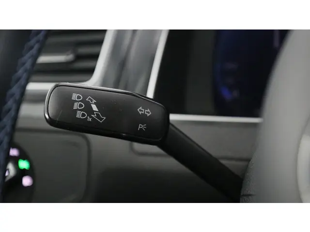Volkswagen e-Golf 36kWh / 136pk E-DITION 2020 Elektrisch 24
