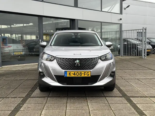 Peugeot e-2008 Aut. EV Allure 50kWh 2020 Elektrisch 8