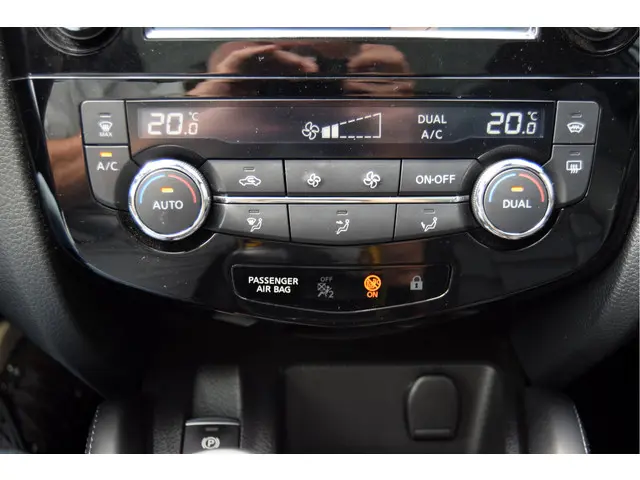 Nissan QASHQAI 1.3 DIG-T Tekna + Full Options 2019 Benzine 25