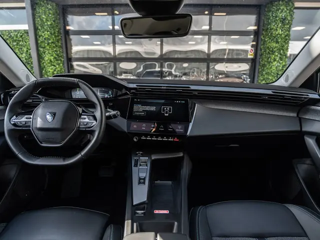 Peugeot 308 YHZT-D21700 2024 Diesel 17