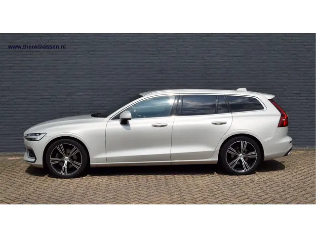 Volvo V60 2.0 T4 R-Design Automaat 2020 Benzine 4