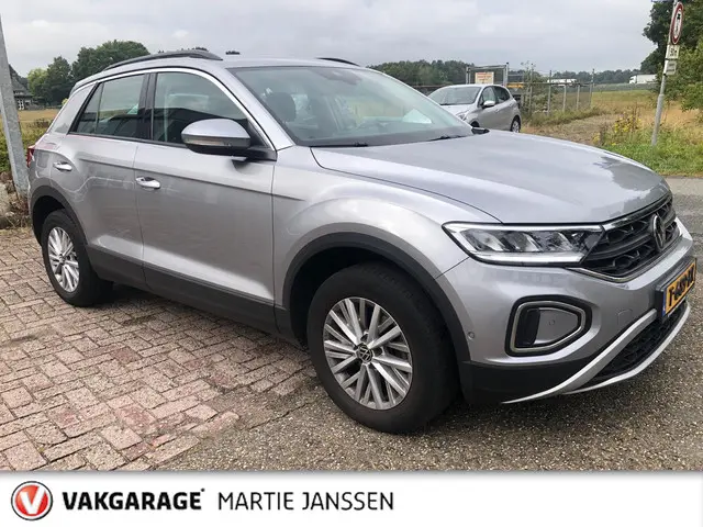 Volkswagen T-Roc 1.5 TSI Life Business 2022 Benzine 2
