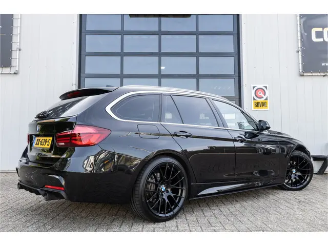BMW 3 Serie Touring 320i M Sport Edition 2019 Benzine 3
