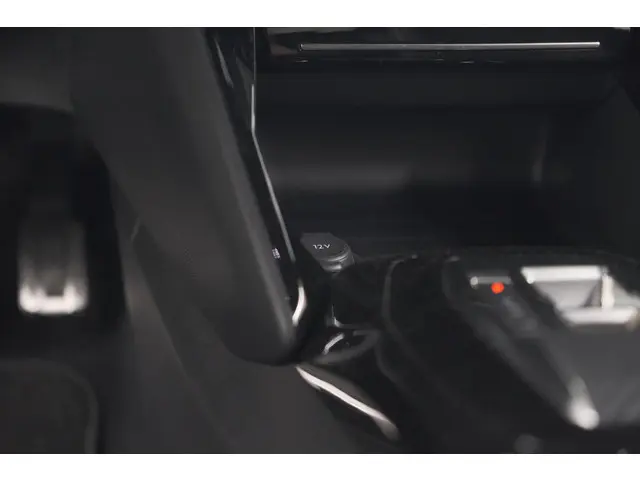 Peugeot 2008 PureTech 130 EAT8 GT 2024 Benzine 47