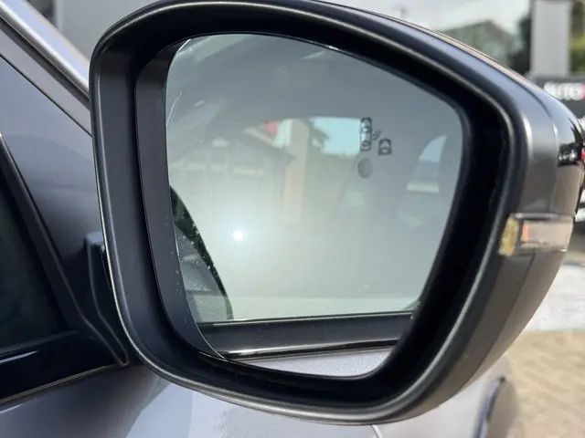 Peugeot e-208 GT Pack EV 50kWh 136 2022 Elektrisch 18