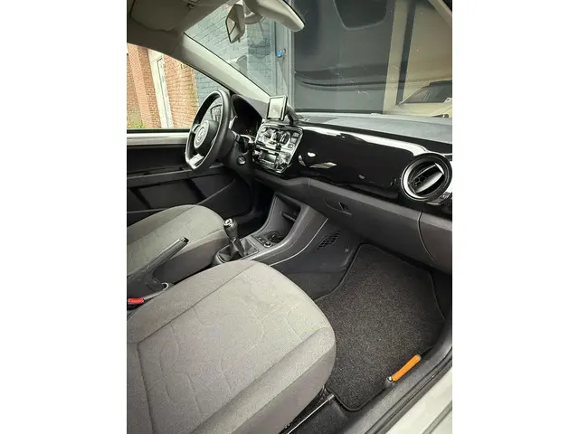 Volkswagen up! 1.0 move up! BlueMotion 2015 Benzine 11