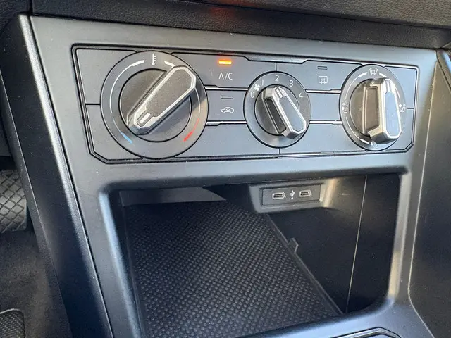 Volkswagen Polo 1.0 TSI Polo PDC/ CARPLAY 2022 Benzine 12