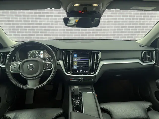 Volvo V60 2.0 B4 Momentum Business 2021 Benzine 4