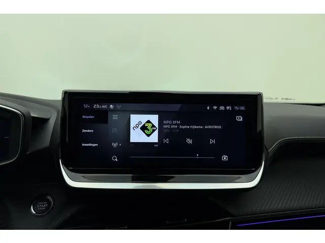 Peugeot e-2008 EV GT 54 kWh 2024 Elektrisch 26