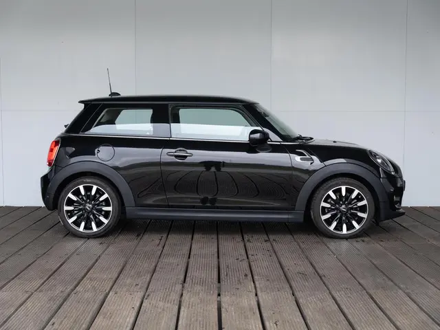 MINI 3-Deurs Cooper 2021 Benzine 4