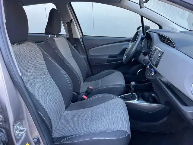 Toyota Yaris 1.5 Hybrid Lease 2015 Hybride Benzine 15