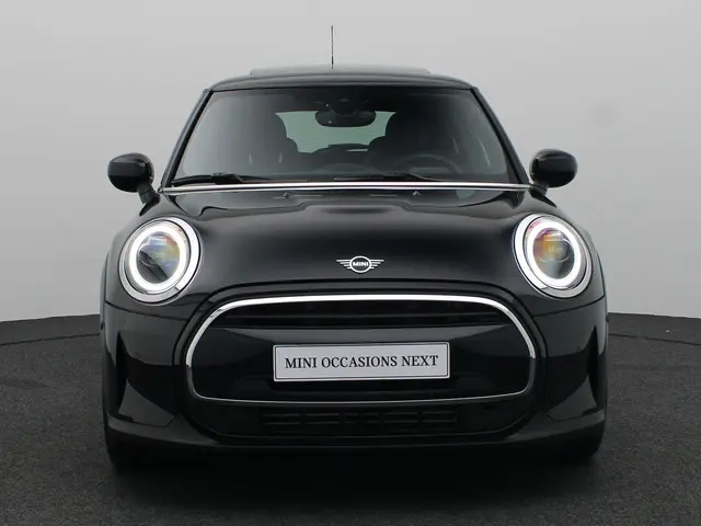 MINI 3-Deurs Cooper 2024 Benzine 3