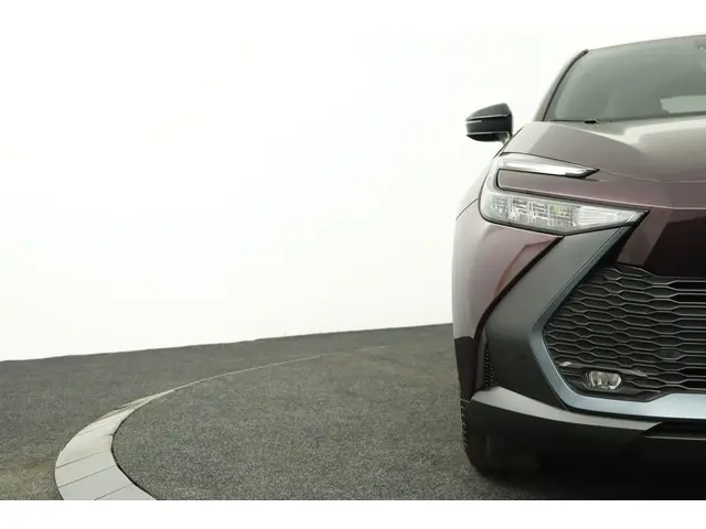 Toyota C-HR 1.8 Hybrid 140 Dynamic 2024 Hybride Benzine 36