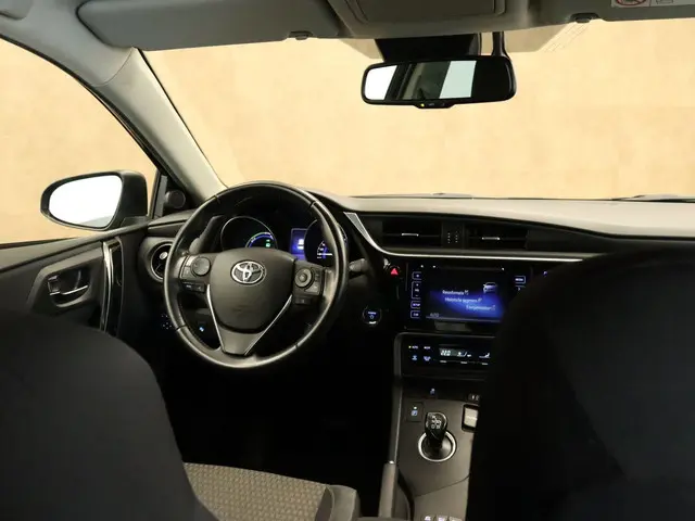 Toyota Auris 1.8 Hybrid Dynamic 2017 Hybride Benzine 4