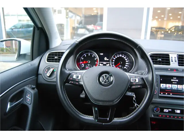 Volkswagen Polo 1.0 60PK 2015 Benzine 10