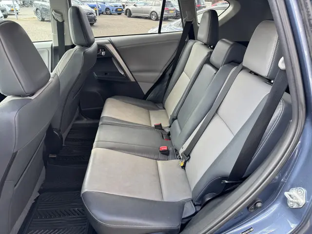 Toyota RAV4 2.5 Limited 4WD Automaat 2013 Benzine 18