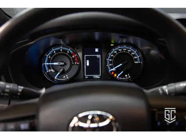 Toyota Hilux 4.0 Double Cab Adventure 2024 Benzine 12