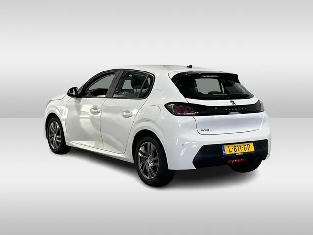 Peugeot 208 1.2 PureTech Active Pack 2021 Benzine 18