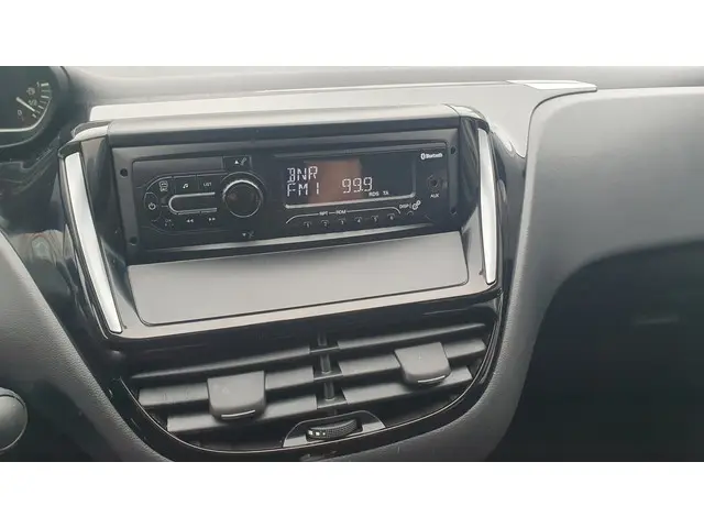 Peugeot 208 1.2 PureTech Like 2019 Benzine 14