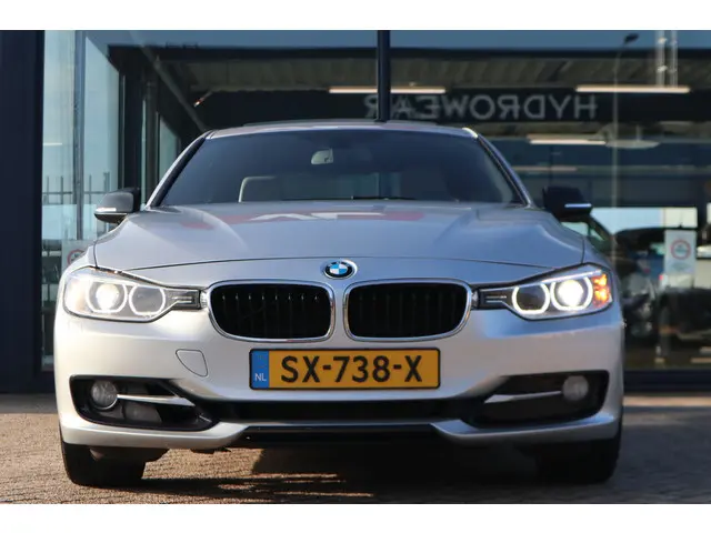 BMW 3 Serie 335i High Executive 2012 Benzine 11