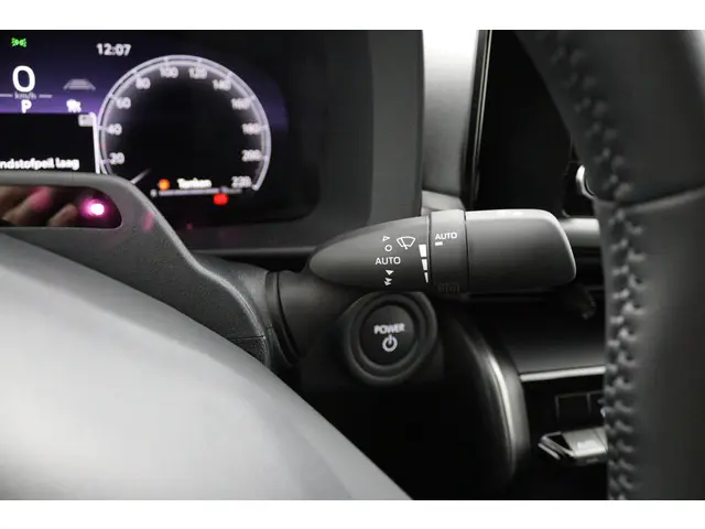 Toyota C-HR 1.8 Hybrid 140 Dynamic 2026 Hybride Benzine 30