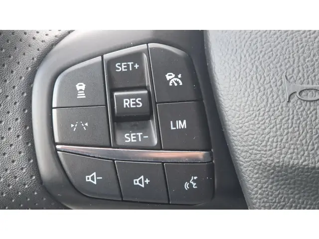 Ford Kuga 2.5 PHEV ST-Line X 2025 Hybride Benzine 28