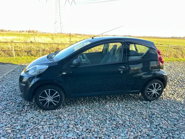 Peugeot 107 1.0 Access Accent 2013 Benzine 5