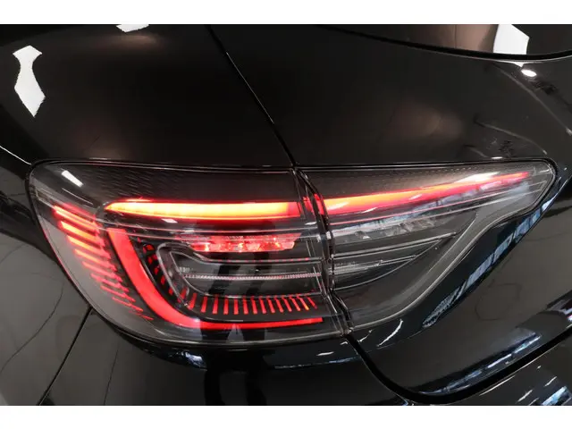 Renault Clio 1.0 TCe 90 GPF esprit Alpine 2024 Benzine 35