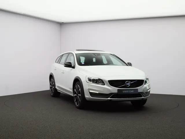 Volvo V60 Cross Country 2.0 T5 Polar+ 2018 Benzine 24
