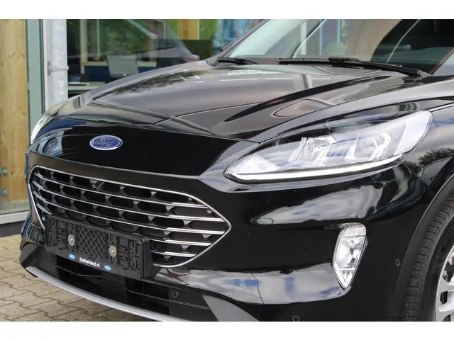 Ford Kuga 2.5 PHEV Titanium 2022 Hybride Benzine 38