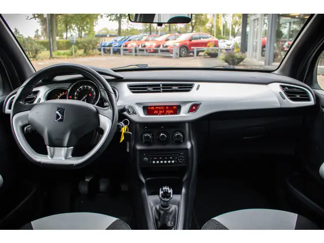 Citroën DS3 1.2 VTi Chic 2014 Benzine 9