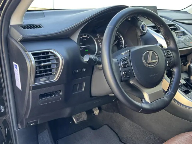 Lexus NX 300h AWD Luxury Line 2015 Hybride Benzine 56