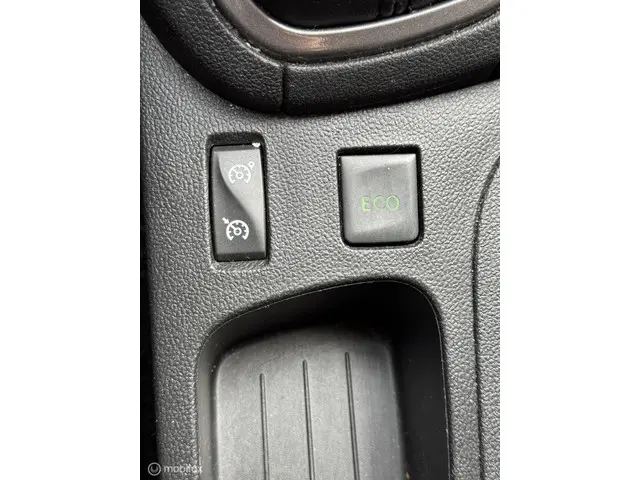 Renault Clio Estate 0.9 TCe Intens 2018 Benzine 25