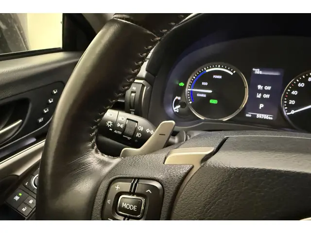 Lexus RC 300h F Sport Premium 2019 Hybride Benzine 27