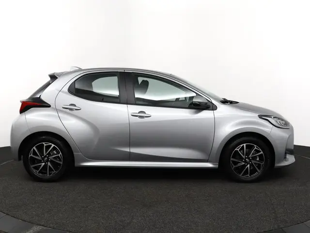 Toyota Yaris 1.5 Hybrid Dynamic 2023 Hybride Benzine 13