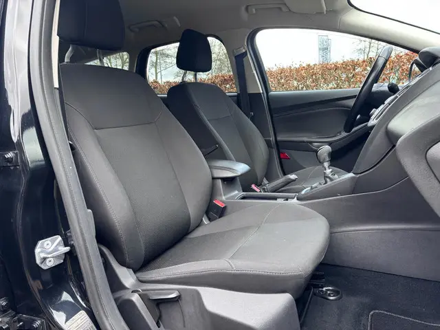 Ford Focus Wagon 1.0 EcoBoost Titanium 2015 Benzine 16