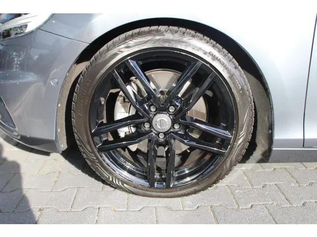 Volvo V40 2.0 T4 R-Design|Heico|Automaat| 2017 Benzine 14