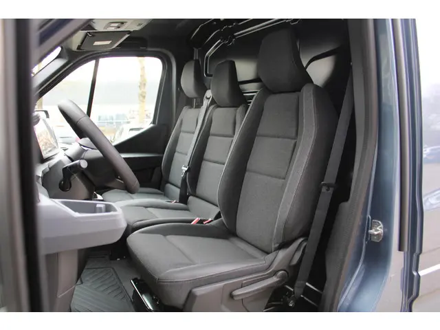 Renault Master T35 2.0 dCi 130 L2H2 Start 2024 Diesel 11