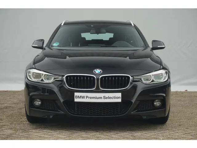 BMW 3 Serie Touring 320i 2017 Benzine 3