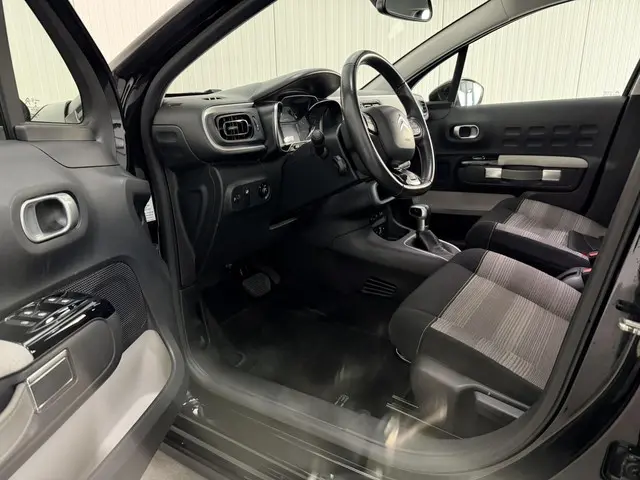 Citroën C3 1.2 Automaat, CarPlay S&S Shine 2017 Benzine 23