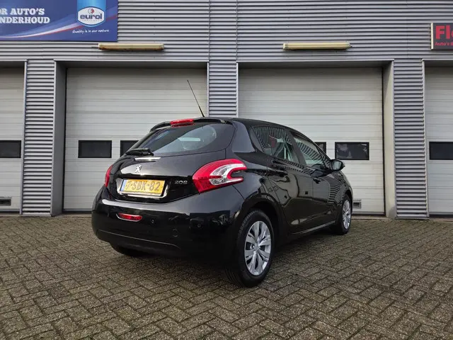 Peugeot 208 1.2 VTi Urban Soul 2013 Benzine 8