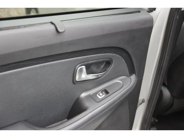 Kia Carens 1.6 GDi Business Pack 2013 Benzine 16