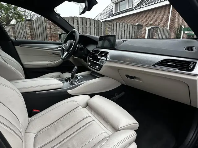 BMW 5 Serie 518d M-Sport High Executive 2020 Diesel 14