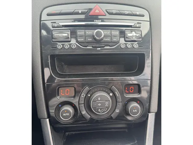 Peugeot 308 CC 1.6 THP Féline 2012 Benzine 19