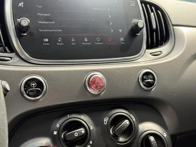 Fiat 500 1.0 Hybrid Rockstar 2021 Benzine 23